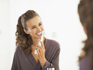 Sikat Gigi Sebelum Vs Sesudah Sarapan, Mana yang Paling Baik? Sikat Gigi Sebelum Vs Sesudah Sarapan, Mana yang Paling Baik?