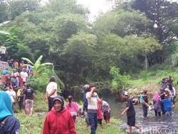 Ratusan Warga Mendekat ke Lokasi Jatuhnya Pesawat T50i Golden Eagle