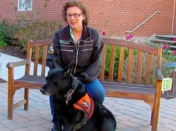 Anne Ketahuan Idap Kanker Berkat Anjing Terlatih Miliknya