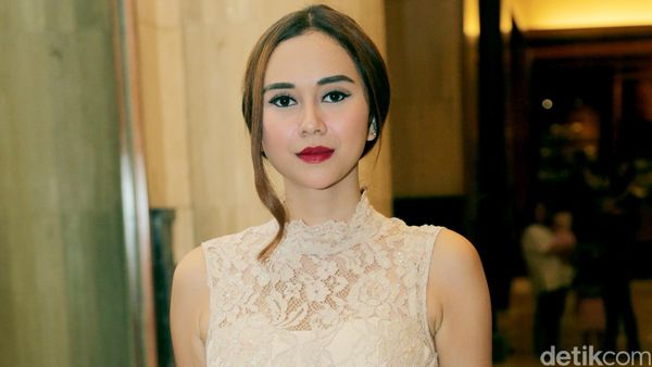 Keanggunan Aura Kasih di Nikahan Nabila Syakieb