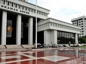 Ikuti MK, MA Juga Larang Eks Koruptor Maju Pilkada 5 Tahun Sejak Keluar Bui Ikuti MK, MA Juga Larang Eks Koruptor Maju Pilkada 5 Tahun Sejak Keluar Bui