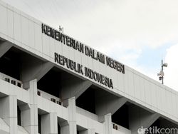 Resmi! PNS Kemendagri Besok Masuk