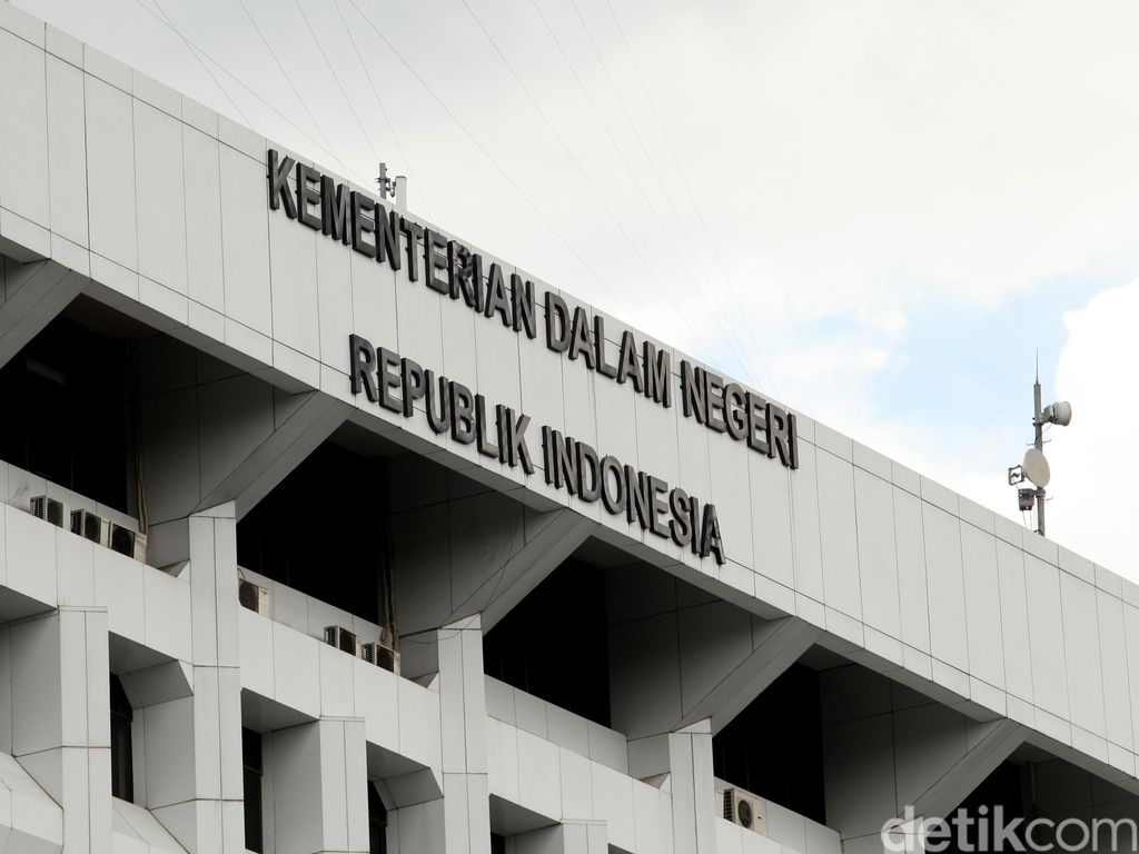 Kala Gugatan Gustika Hatta Dianggap Kemendagri Mengada-ada Kala Gugatan Gustika Hatta Dianggap Kemendagri Mengada-ada