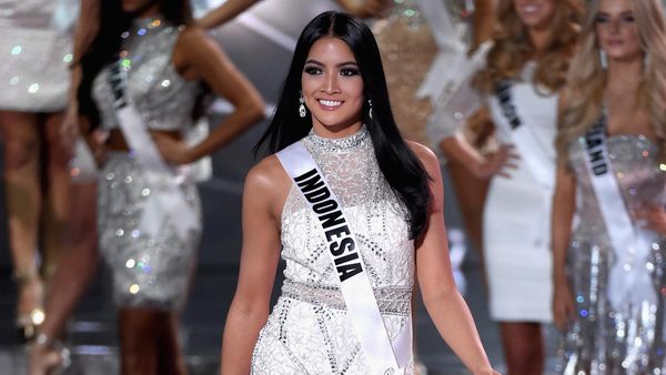 Aksi Anindya Kusuma Putri di Miss Universe 2015