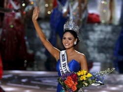 Diserang Miss Germany, Miss Universe 2015 Pamer Foto Pakai Mahkota