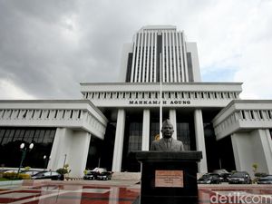 Nasib Meliana Pengkritik Volume Azan Kini di Tangan MA Nasib Meliana Pengkritik Volume Azan Kini di Tangan MA