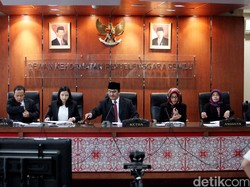 Ketua KPUD Dharmasraya Dipecat karena Status Facebook Saat Pilkada