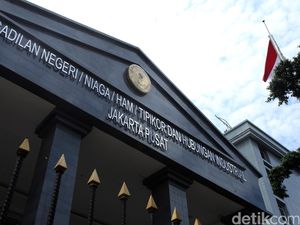 Ajudan Menag Mengaku Dititipi Haris Hasanuddin Uang Rp 10 Juta Ajudan Menag Mengaku Dititipi Haris Hasanuddin Uang Rp 10 Juta