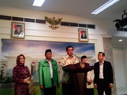 Merapat ke Jokowi, Apa Misi Hamdan Zoelva?