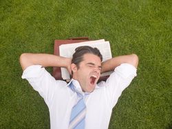 5 Hal Ini Bisa Usir Kelelahan Akibat Begadang Saat Malam Tahun Baru