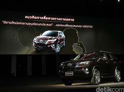Toyota Harap Mobil Karya Anak Bangsa Fortuner Kian Digemari