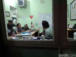 Ayahnya Ditemukan Meninggal, Dahlia Poland Masih Shock