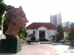 12 Tahun Menjabat, Ini Kiprah Tubagus Sukmana Sebagai Kepala Galeri Nasional