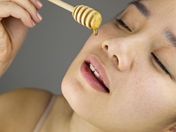 Kandidat untuk Antibiotik Baru: Teh, Madu, Bunga Hop, dan Spons