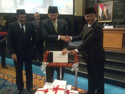 Ahok Pilih APBD 2016 Terancam Telat Dibanding Muncul Anggaran Siluman