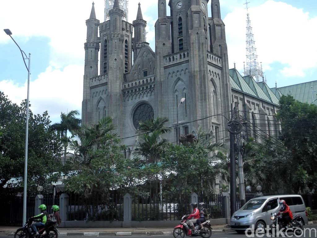Tak Ada Tambahan Pengamanan di Gereja Katedral Saat Pelantikan Jokowi Tak Ada Tambahan Pengamanan di Gereja Katedral Saat Pelantikan Jokowi
