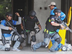 TNI Dilibatkan Berantas Terorisme, Mahfud MD: Itu Penting