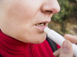 Tips Mencegah Bibir Kering dan Pecah-pecah Selama Puasa