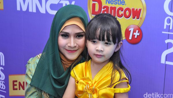 Like Mother Like Daughter, Zaskia Mecca dan Sybil