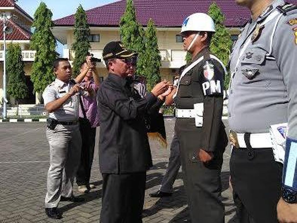 Jelang Natal dan Tahun Baru, 2 Regu Sniper Disiagakan di Jalur Pantura Jelang Natal dan Tahun Baru, 2 Regu Sniper Disiagakan di Jalur Pantura