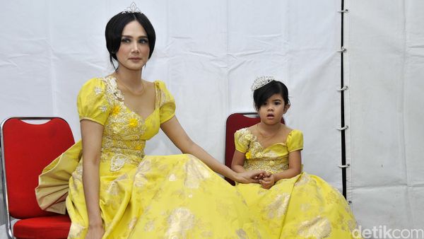 Mulan Jameela dan Shafeea Bak Ratu dan Princess