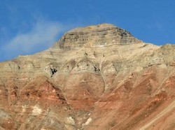 Piramida di Norwegia, Ada di Puncak Gunung