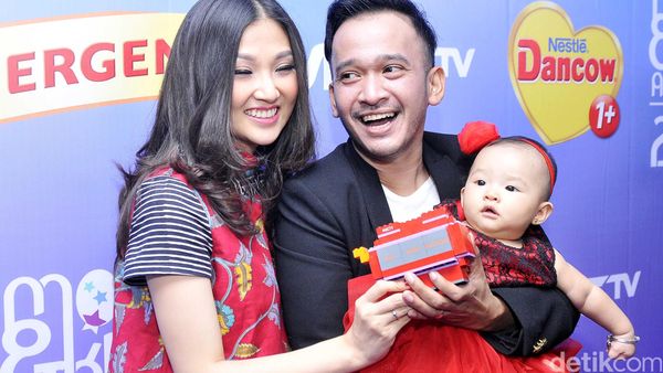 Happy Family! Ruben, Sarwendah dan si Mungil Thalia