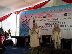 Ketika Eddies Adelia dan Penghuni Lapas Wanita Sukamiskin Berlenggok di Catwalk