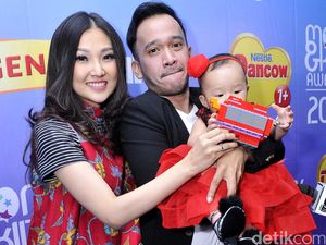 Ultah ke-33, Ruben Onsu Dapat Kado Tas dari Sarwendah