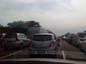 Imbas Cisomang, Lalin Jakarta-Bandung Pagi Ini Dialihkan ke Tol Cipali