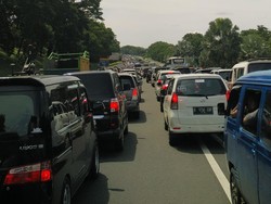 Bekasi-Bogor Via Tol 4 Jam Plus Keluar Gerbang Tol Bogor Macet 3 Km