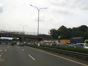 Tasikmalaya Arah Jakarta Lancar, Tersendat di Limbangan karena Ada Pasar