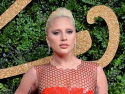 Dari Kuda Poni Sampai Keju Raksasa, Ini Hadiah Natal Unik Selebriti Dunia