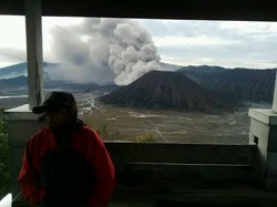Kisah Tukang Ojek Tosari hingga Penjaga Pintu Lautan Pasir Pasca Bromo Siaga