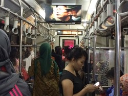Keren! Kini di TransJ Koridor 1 Ada TV Beriklan