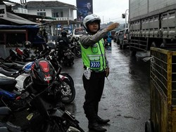 Kendaraan Korban Pengalihan Arus Puncak Sesaki Sukabumi, ini Situasinya