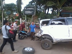 Menyiasati Mobil yang Mogok di Perlintasan Kereta