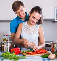 Kunci Suami Betah di Rumah: Masak dengan Bumbu Cinta