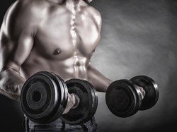 Nyeri Pinggang Habis Angkat Beban? Hati-hati Saraf Kejepit