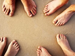 Kulit Tangan dan Kaki Belang? Atasi dengan 9 Cara Alami Ini