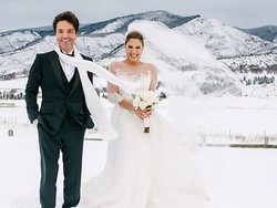 Indahnya Foto Pernikahan Richard Marx dan Daisy Funtes di Tengah Salju Aspen
