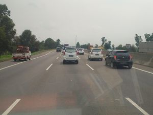 Saatnya Kembali ke Jakarta, Arus Lalin Tol Masih Lancar