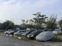 8 Tips Merawat Mobil Tanpa Garasi yang Kena Panas dan Hujan