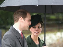 Gaya Kate Middleton Pakai Coat Rp 25 Jutaan Saat Natal