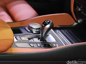 Mobil Matik Kena Macet, Transmisi Jangan Ditahan di D