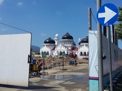 Mengintip Masjid Raya Baiturrahman Sedang Berdandan