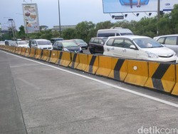 Pelancong Mulai Tinggalkan Bandung, Gerbang Tol Pasteur Padat