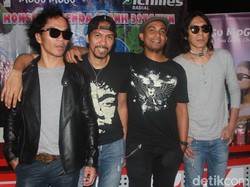 Slank Gelar Konser Intim di HUT ke-32