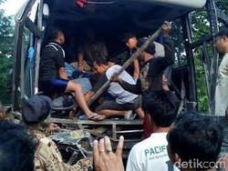 Kecelakaan Maut Terjadi di Ngawi, Sopir Bus Eka Tewas