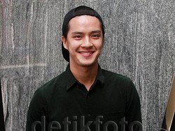 Morgan Oey Idap Alzheimer di Film Mooncake Story